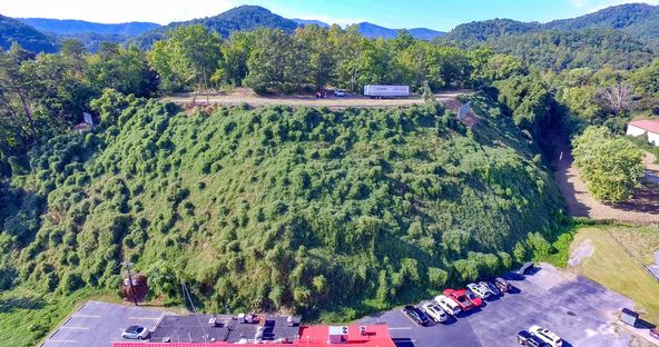 4020 Parkway , Pigeon Forge, TN 37863